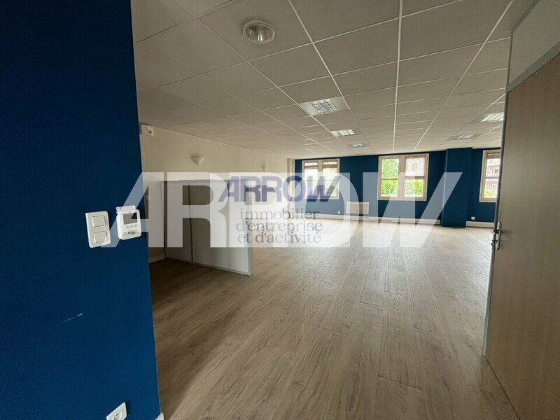 Bureaux à vendre à louer REZE 4