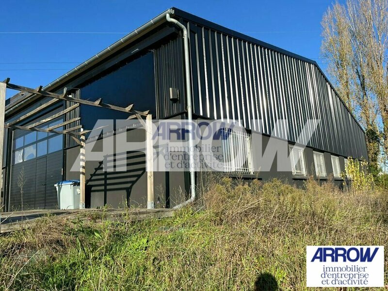 Entrepôt à louer LA CHAPELLE SUR ERDRE 1