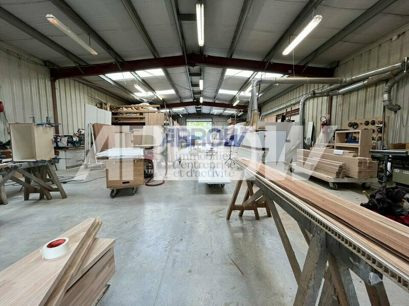 Entrepôt à vendre PONT SAINT MARTIN 1