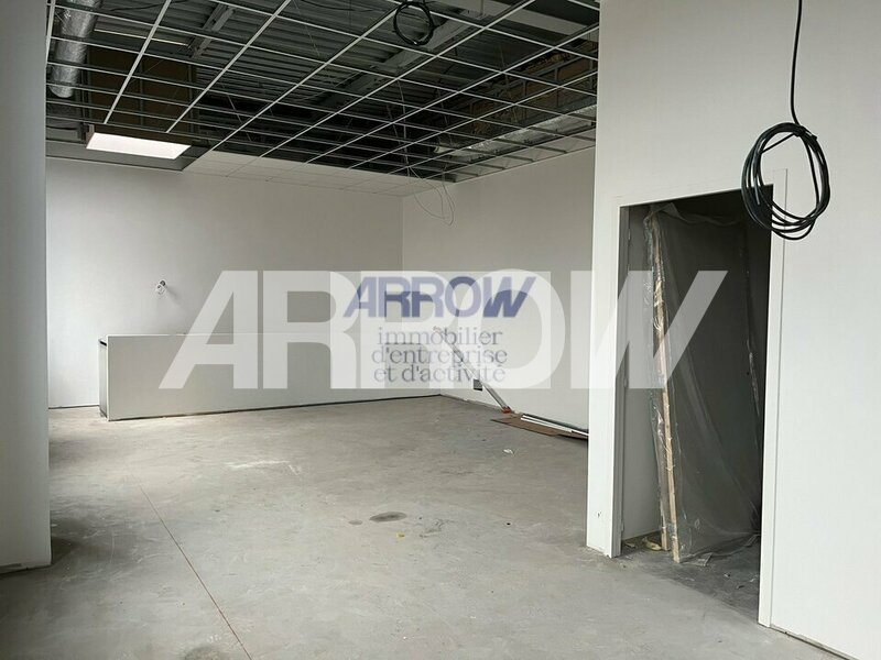 Entrepôt à louer REZE 2