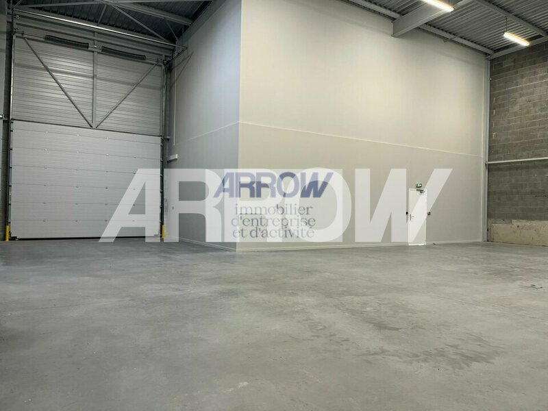 Entrepôt à louer REZE 3