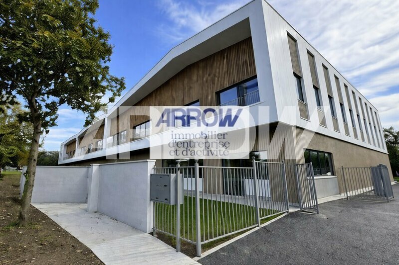 Local à vendre à louer CARQUEFOU 1