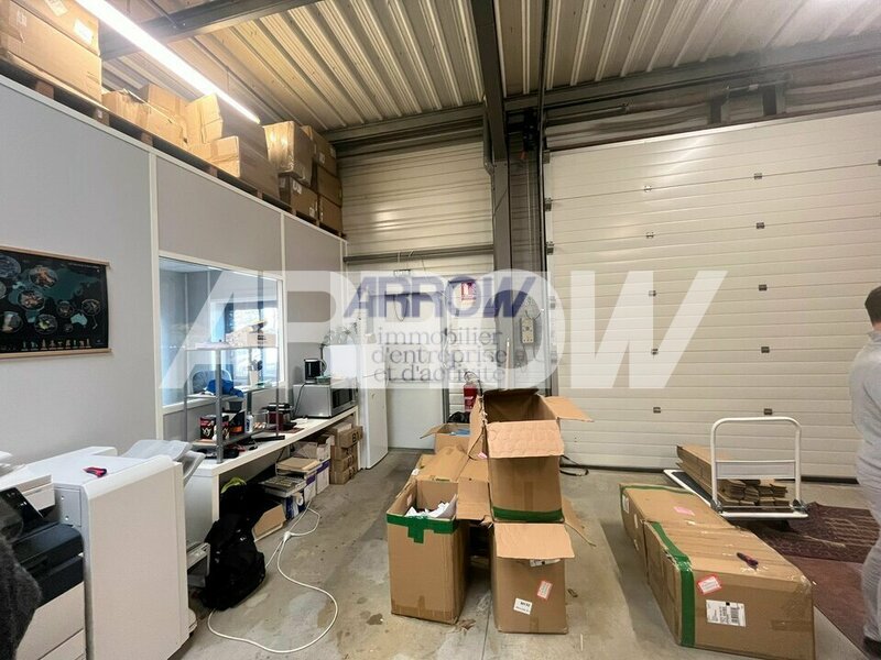 Local à louer LA CHEVROLIERE 3