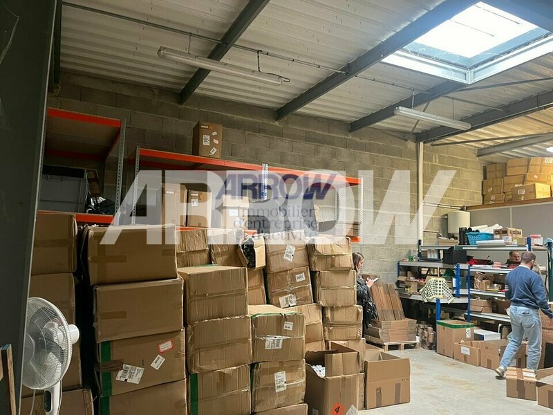 Local à louer LA CHEVROLIERE 4