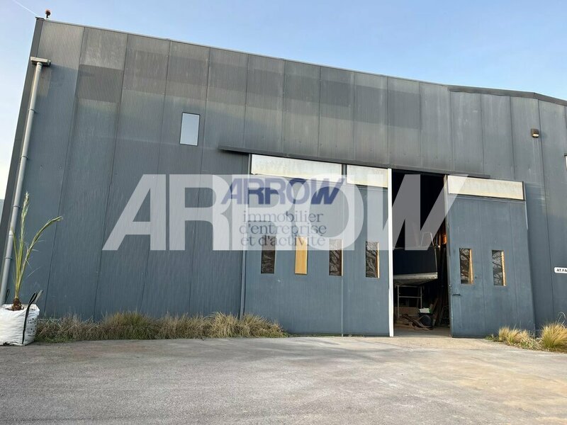 Local à vendre BOUAYE 1