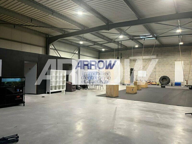 Local à louer LA CHEVROLIERE 2