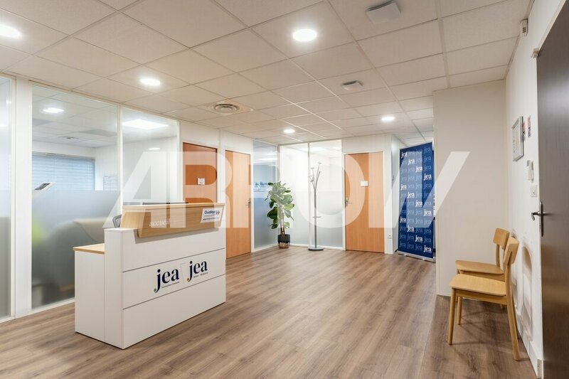 Bureaux à louer LA CHAPELLE SUR ERDRE 1